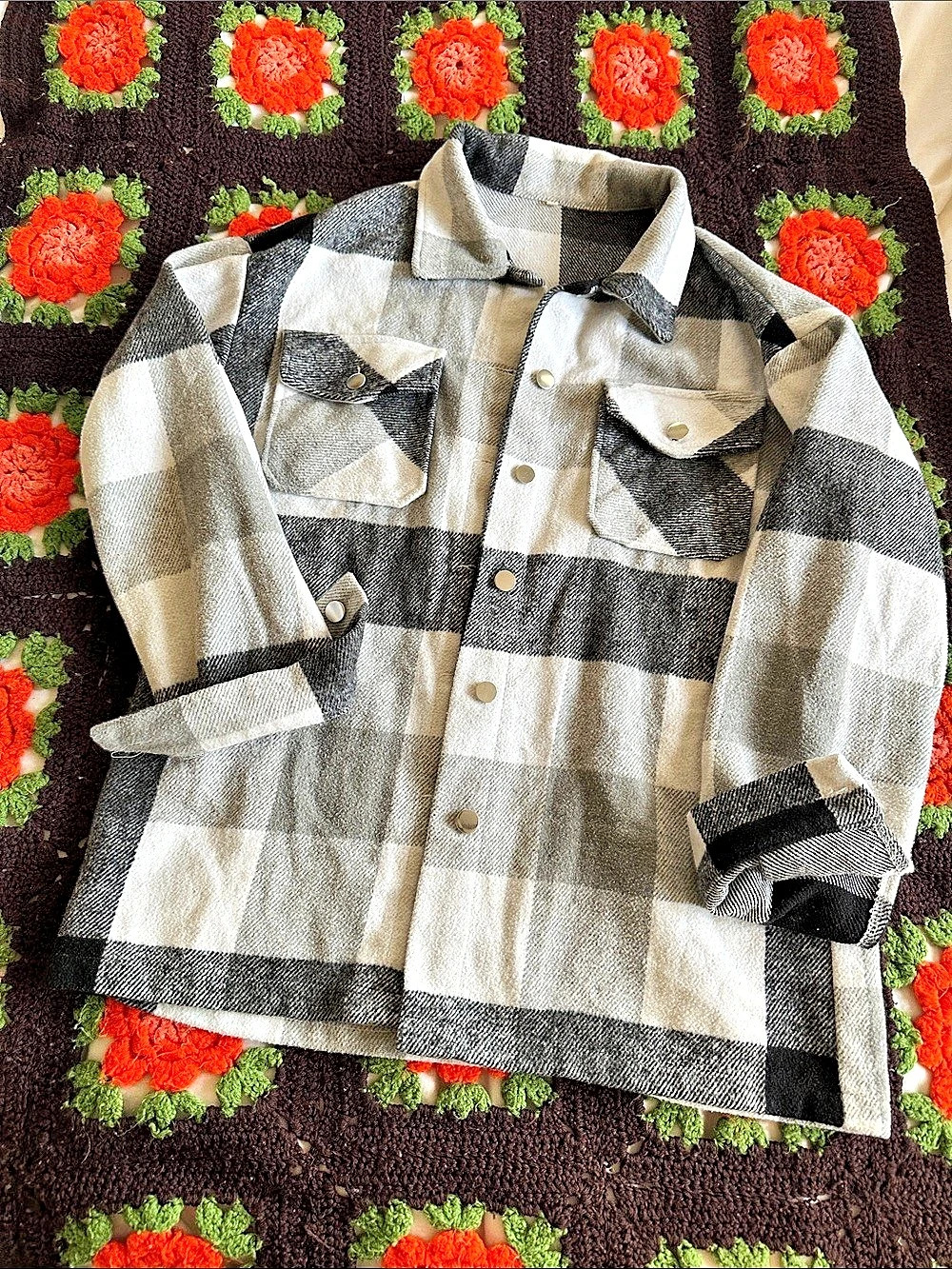 Plaid Jacket in Gray & Black Size Medium